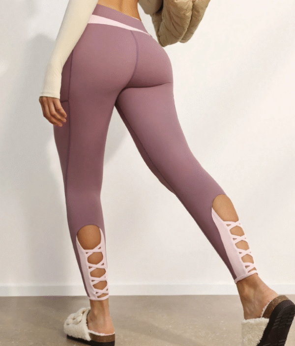 Leggings deportivos cortos con cordones - Image 3