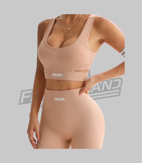 Conjunto deportivo de top ajustado - Image 3